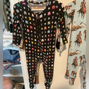 Posh Peanut Pac Man Footie Sleeper Size 9-12 Month